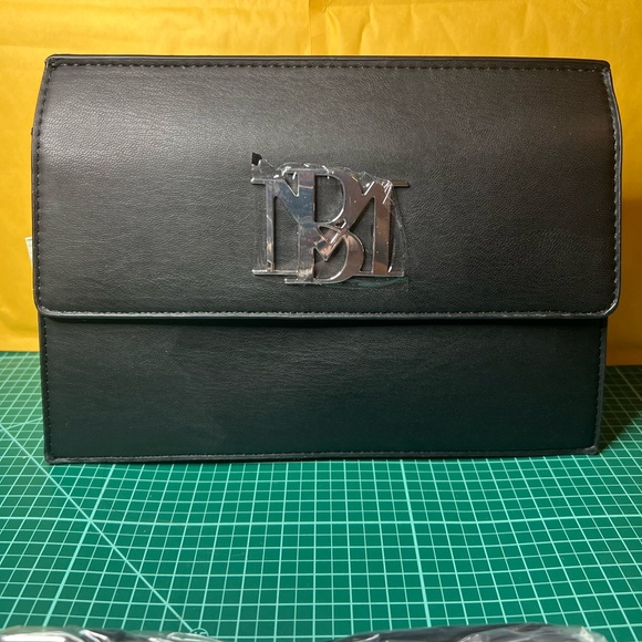 👜 NWT Badgley Mischa Black Vegan Leather Crossbody Handbag - Picture 2 of 7